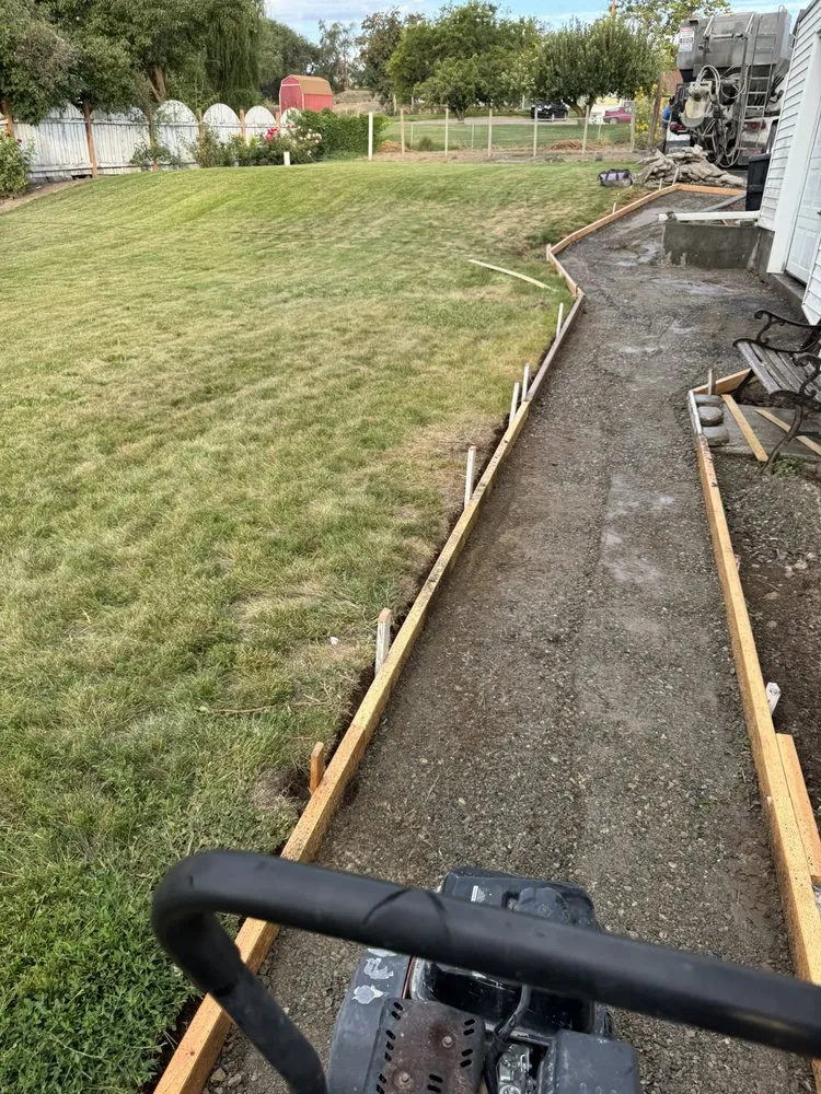 Top-rated lawn mowing service near you in Pasco wa, WA by Ramos Concrete