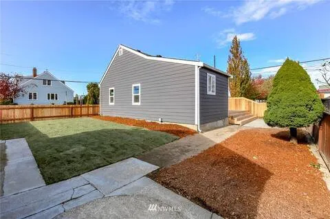 Professional garden landscaping for outdoor upgrades across Bremerton, WA - Ramos Landscaping