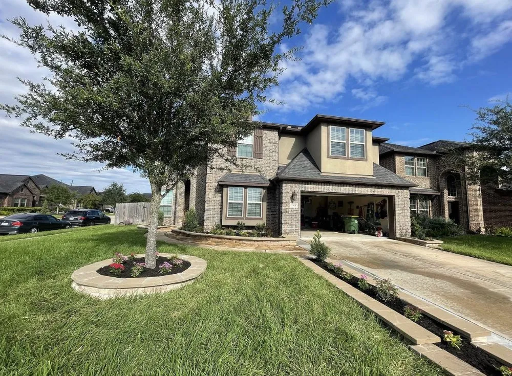 Custom lawn care service in Houston, TX by Ramos Landscaping