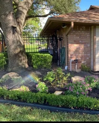 Ramos Landscaping Logo