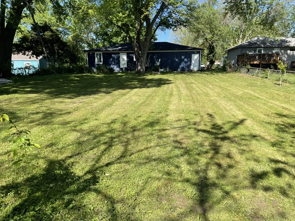 Trusted lawn care service in Kansas City, KS by Ramos Lawn-Care & Landscaping