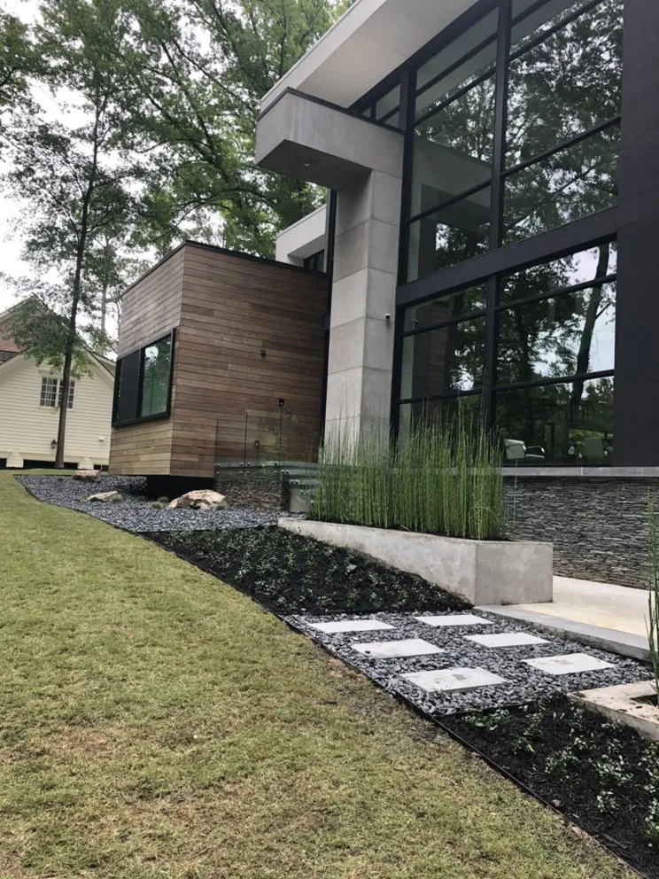 Affordable yard cleanup service in Atlanta, GA by Ramos Lawn Care Services