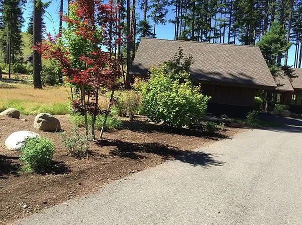 Affordable lawn mowing service with custom design in Cle Elum, WA by Ramos Lawn Services