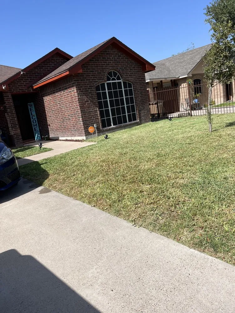 Top-rated garden landscaping for beautiful yards in Edinburg, TX by Ramos Lawn Services