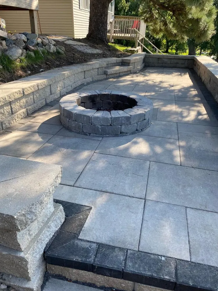 Expert garden landscaping experts serving Sioux Falls, SD - Ramos Universal Landscaping