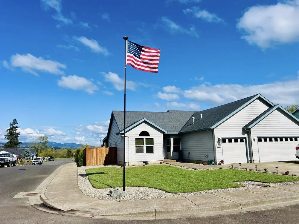 Custom landscape design experts serving Warren, OR - Ramos Yard Maintenance