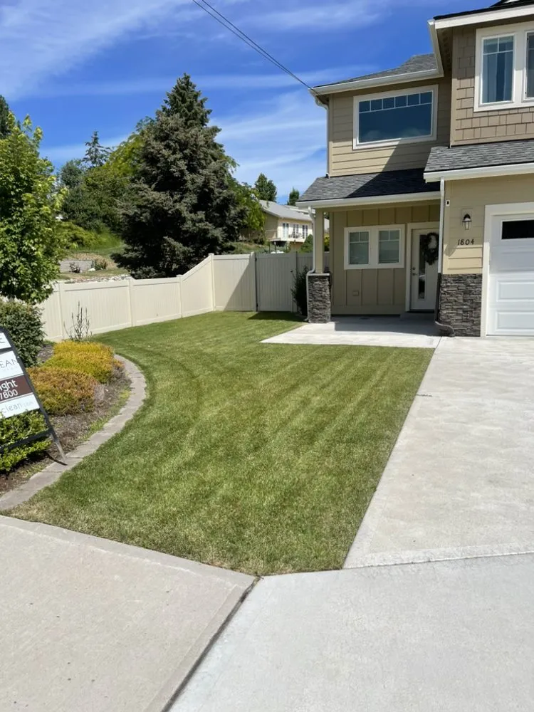Local lawn care service for beautiful yards in Rock Island, WA by Ramos Yard Service’s