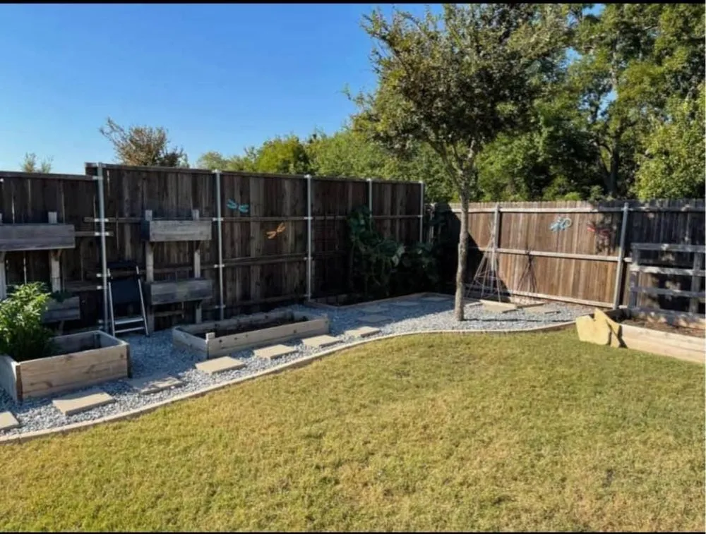 Custom outdoor landscaping in Plano, TX by Ramírez Irrigación Sprinkler Service