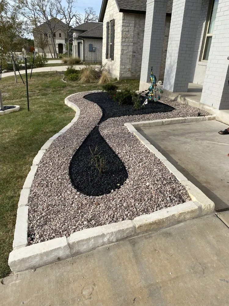 Trusted lawn care service in Austin, TX - Ramírez Landscaping