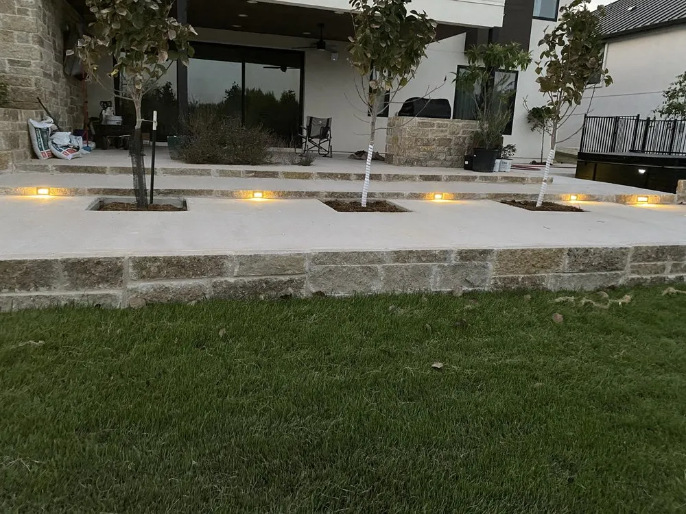 Expert yard maintenance for year-round maintenance in Austin, TX by Ramírez Landscaping