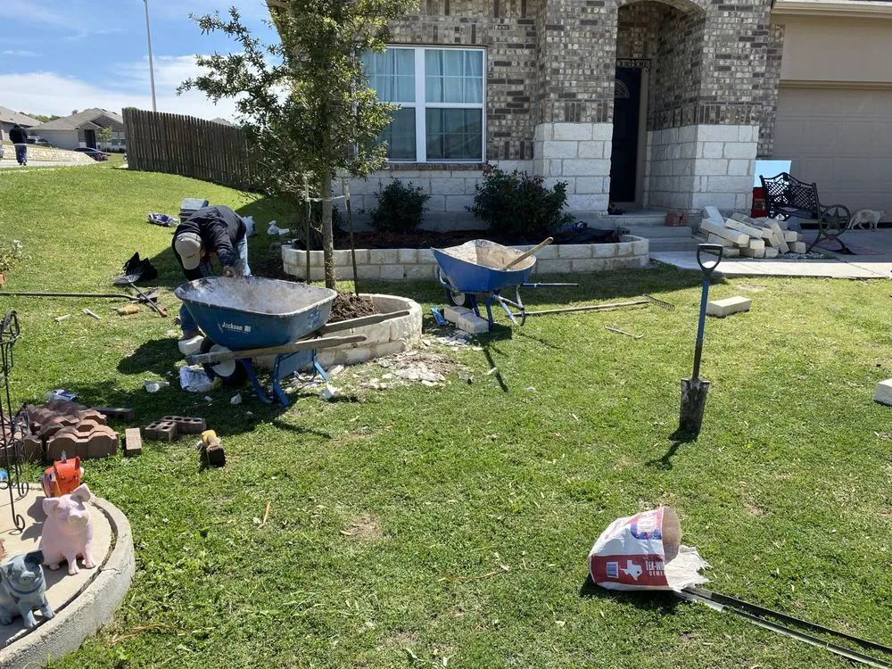 Custom landscaping services in Austin, TX by Ramírez Landscaping