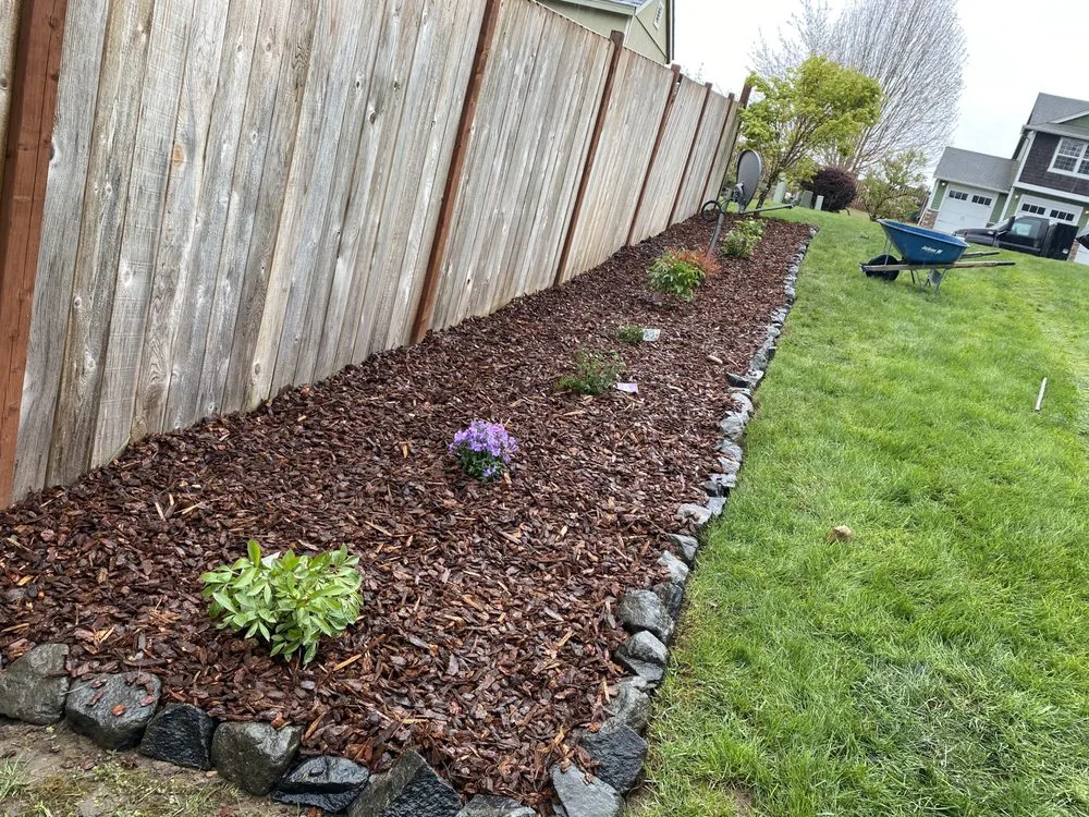 Top-rated lawn mowing service for residential properties in Shelton, WA by Ramírez Landscaping