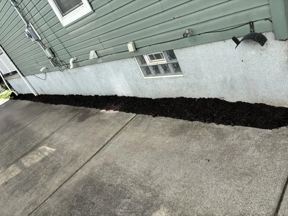 Expert yard maintenance with custom design in Cleveland, OH by Ramsey Lawn Care