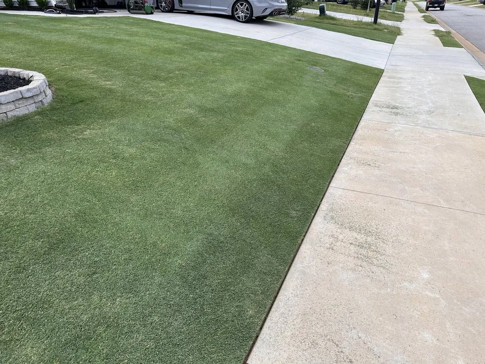 Custom lawn care service in Greenville, SC by Ramsey Lawn Care Services