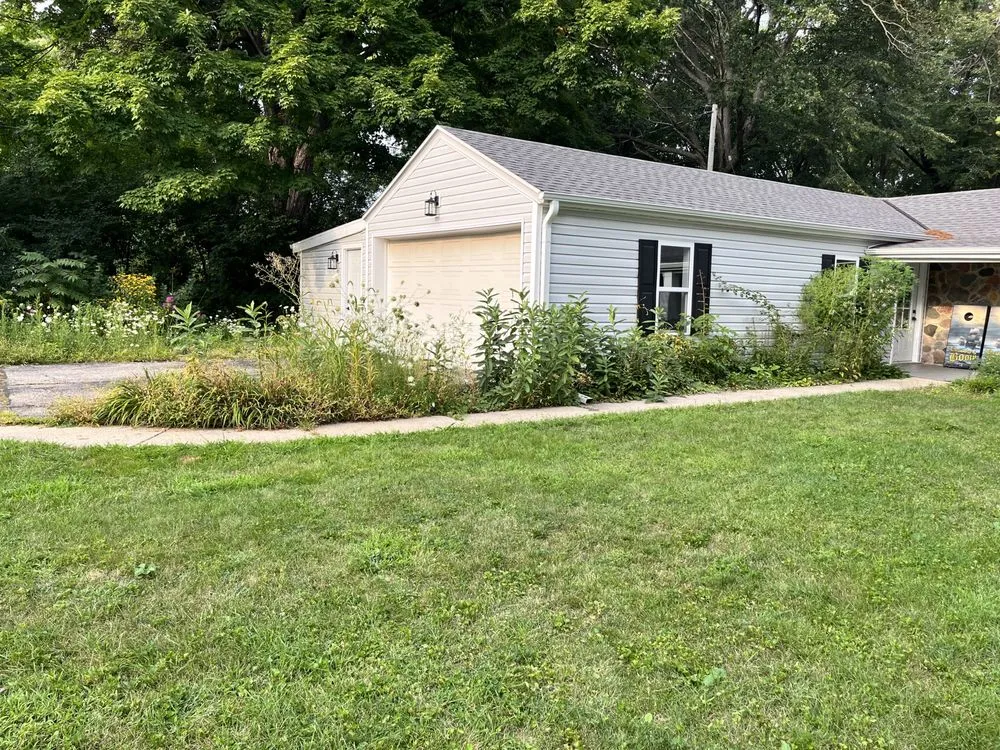 Top-rated garden landscaping with custom design in Milwaukee, WI by Ramsey Merger