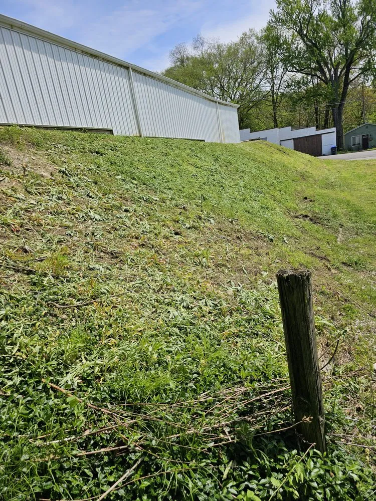 Local lawn mowing service experts serving West Lafayette, IN - Ramzz Lawnz