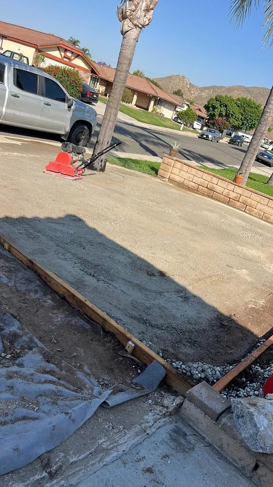 Professional lawn mowing service experts serving Hemet, CA - Rancho Landscaping