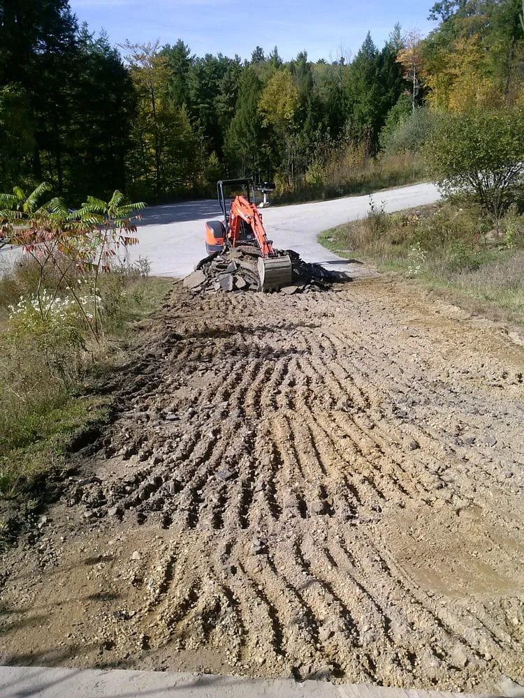 Reliable lawn care service in Milford, NH by Randy Gagnon EarthWorks, LLC