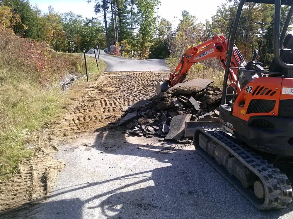 Affordable yard maintenance in Milford, NH - Randy Gagnon EarthWorks, LLC