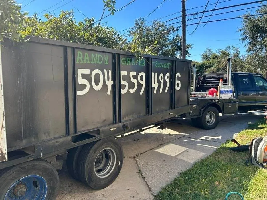 Custom yard maintenance for year-round maintenance across Luling, LA - Randy Graver Services