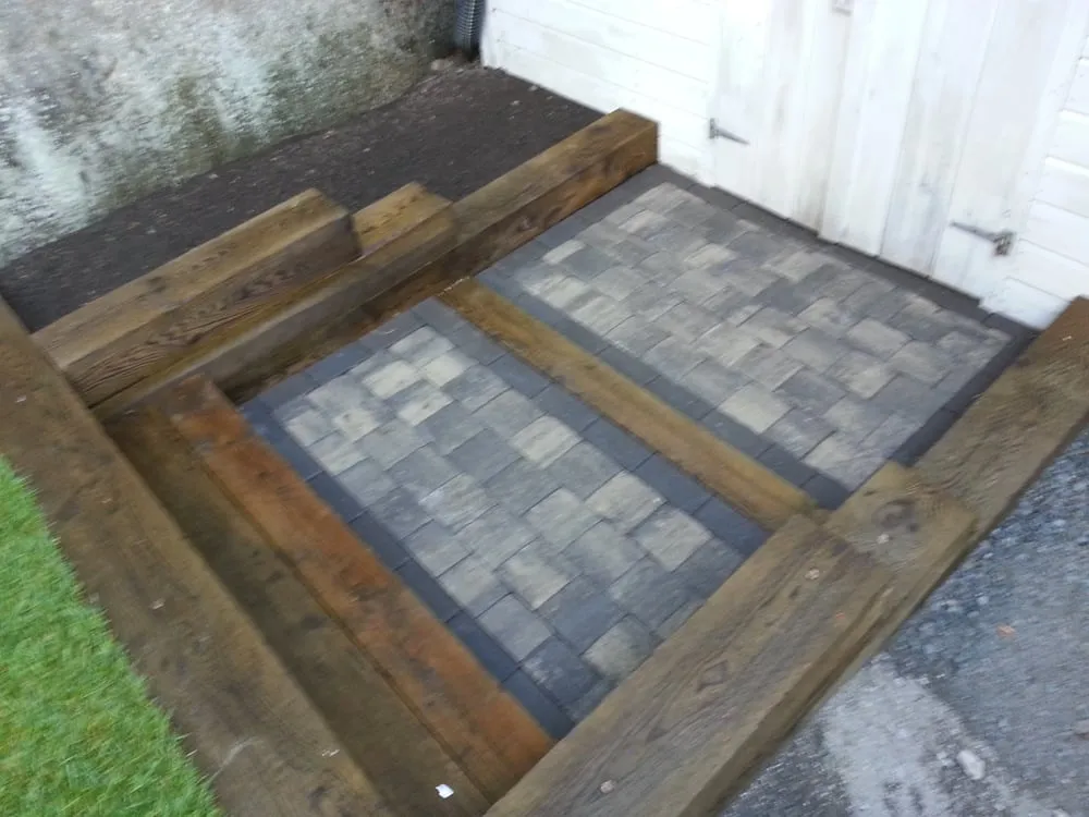 Custom yard maintenance for homes in Lynnfield, MA by Randy''s All Season Company