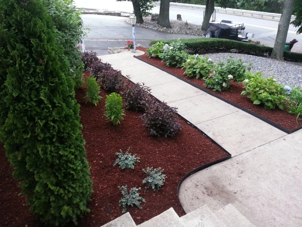 Top-rated lawn care service for beautiful yards across Lynnfield, MA - Randy''s All Season Company