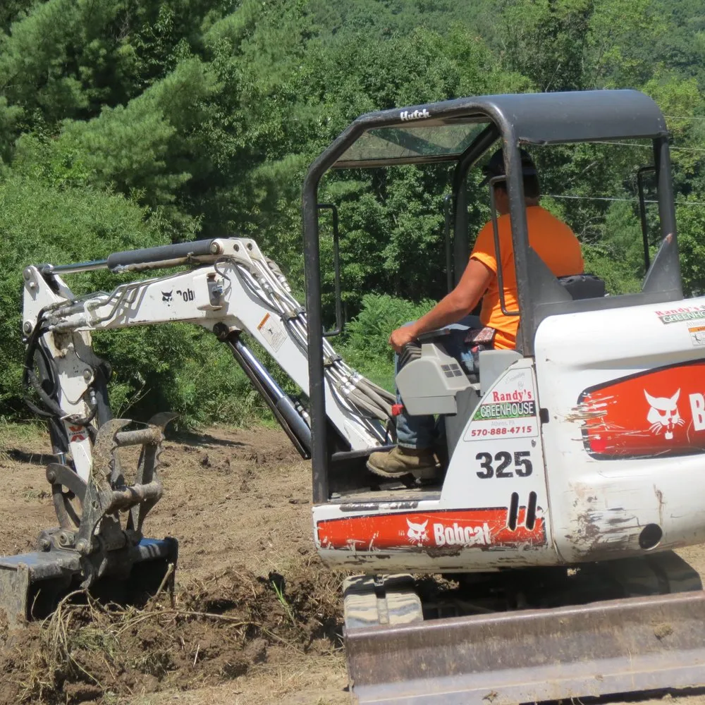 Custom lawn mowing service in Athens, PA - Randy's Greenhouse