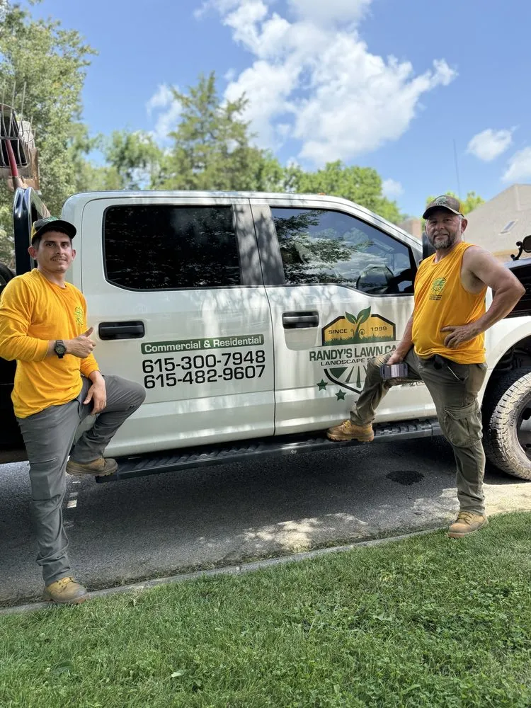 Affordable lawn mowing service in Nashville, TN - Randy’s Lawn Care
