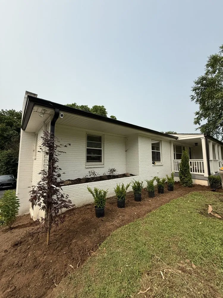 Professional garden landscaping in Nashville, TN by Randy’s Lawn Care