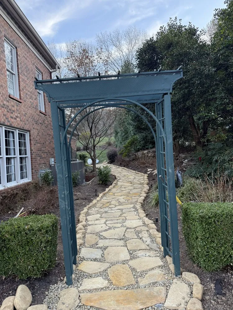 Expert lawn care service in Nashville, TN - Randy’s Lawn Care