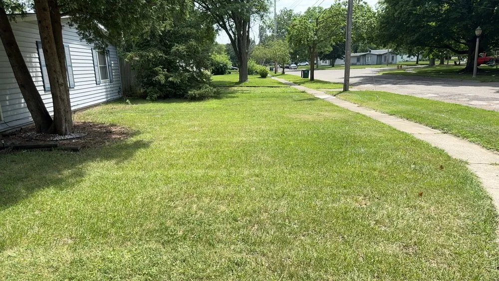 Custom landscaping services experts serving Saint Johns, MI - Randy’s Lawn Care