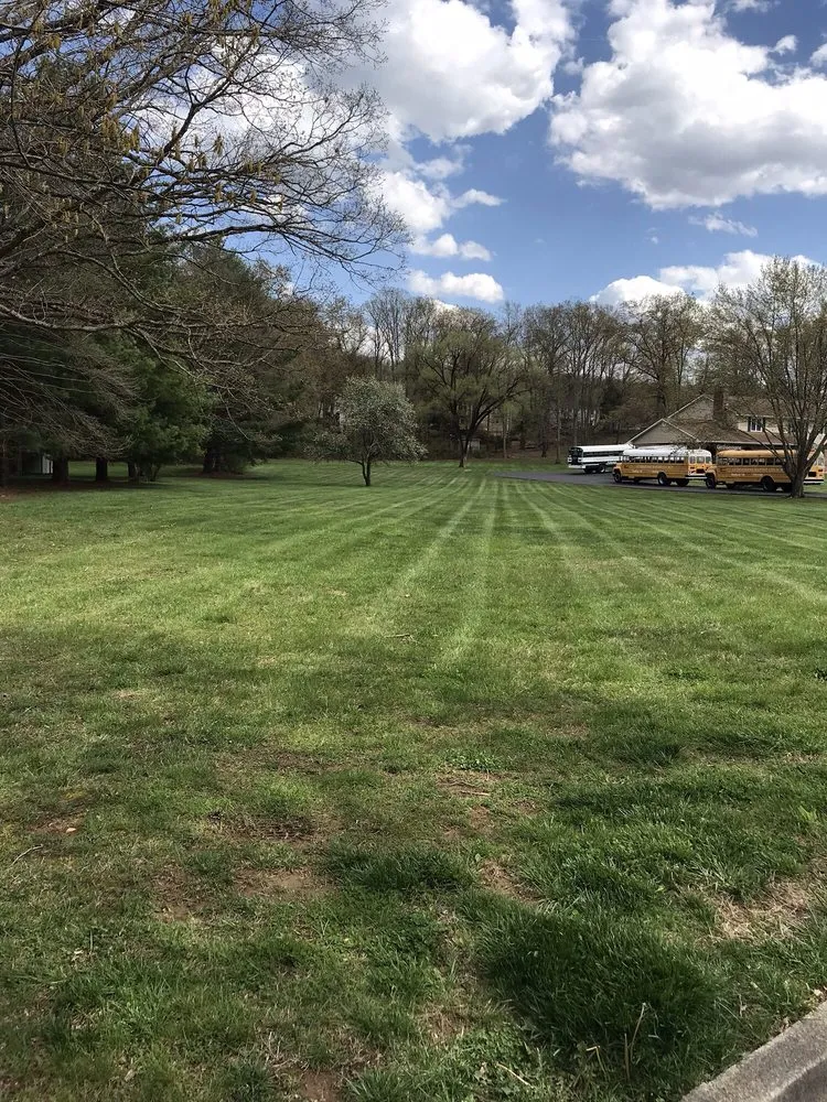 Affordable lawn mowing service in Christiansburg, VA - Randy's Lawn Services