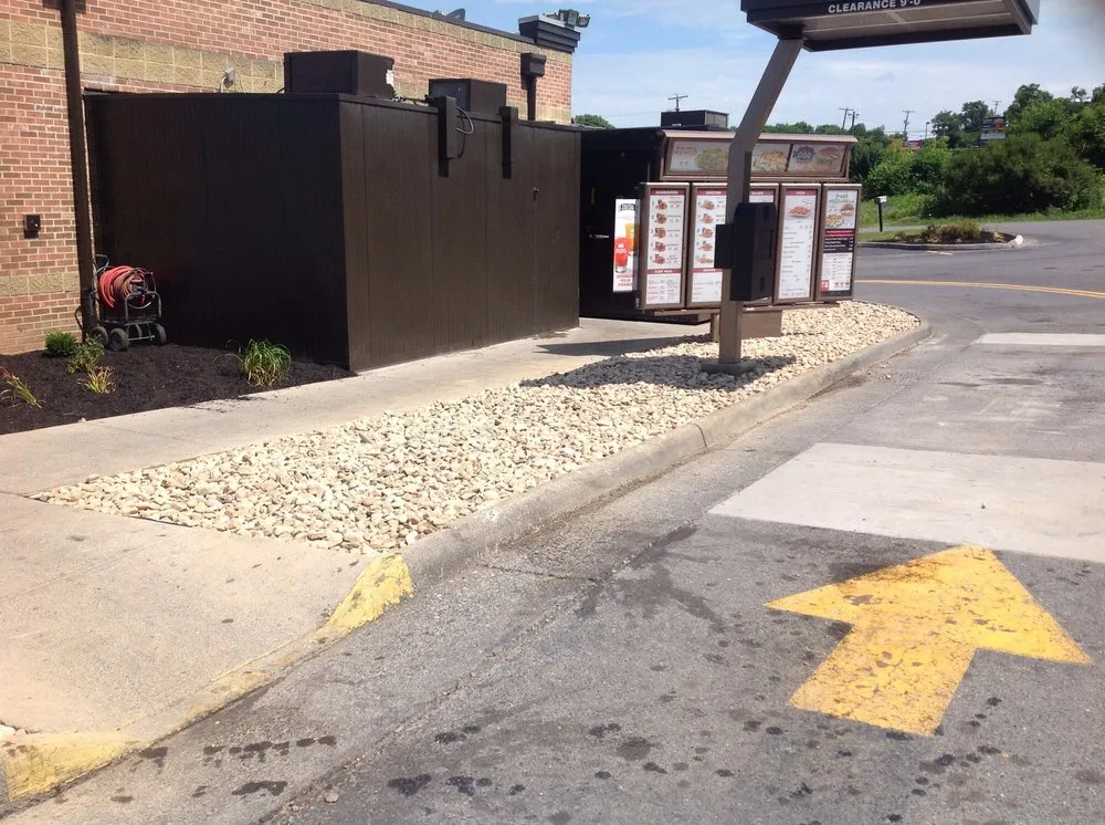 Top-rated yard maintenance experts serving Christiansburg, VA - Randy's Lawn Services