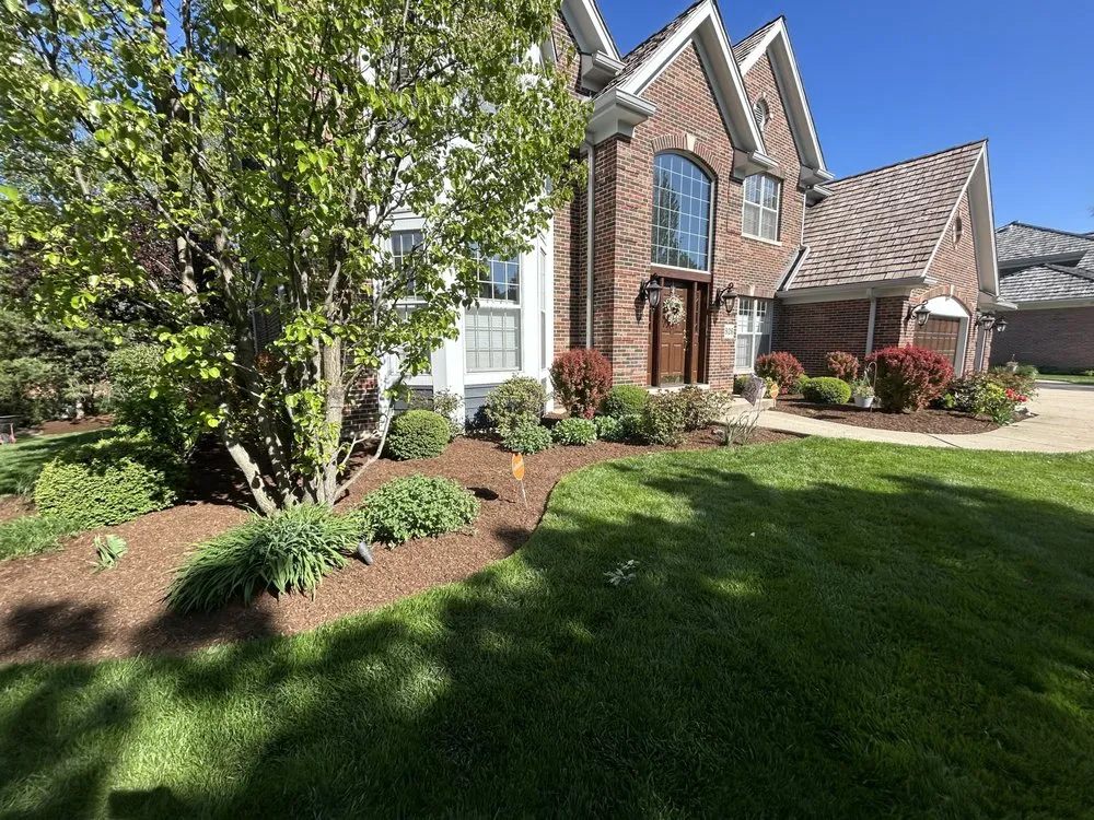 Custom lawn care service in Round Lake Beach, IL by Rangeles Landscaping Service