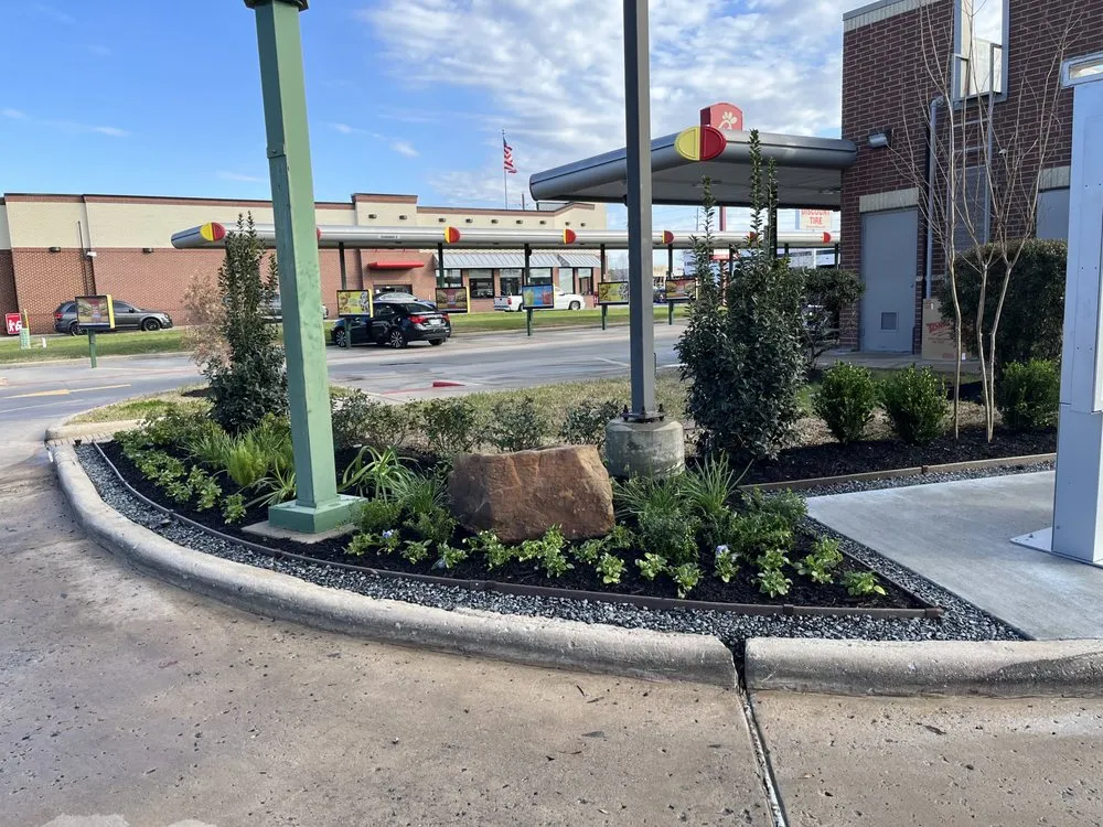 Custom lawn care service near you in Conroe, TX by Rangel’s lawn and landscaping