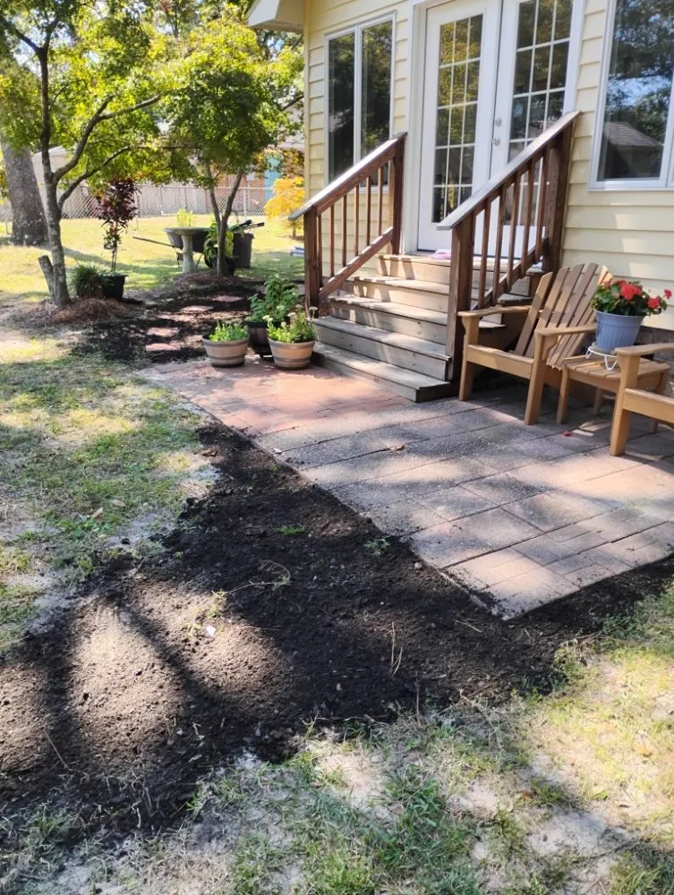 Custom residential landscaping in Rocky Point, NC by Ransom handyman & lawn care