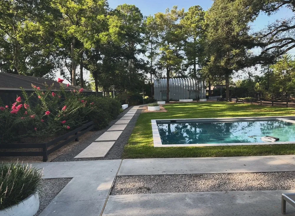 Custom lawn mowing service experts serving Houston, TX - Ranz