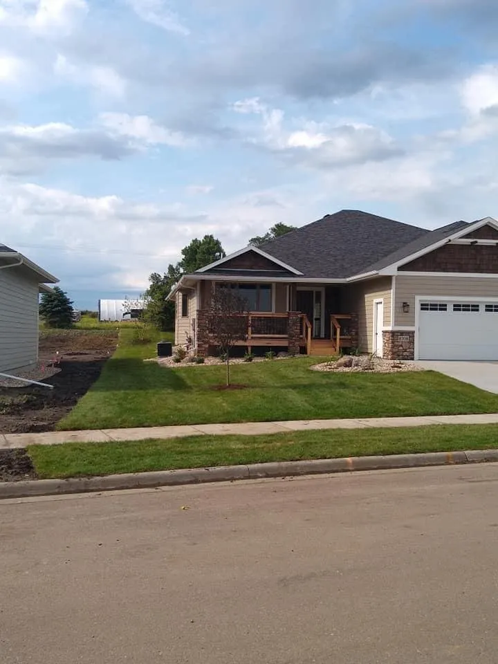 Custom landscape design in Wakonda, SD - Rapid Creek Sod