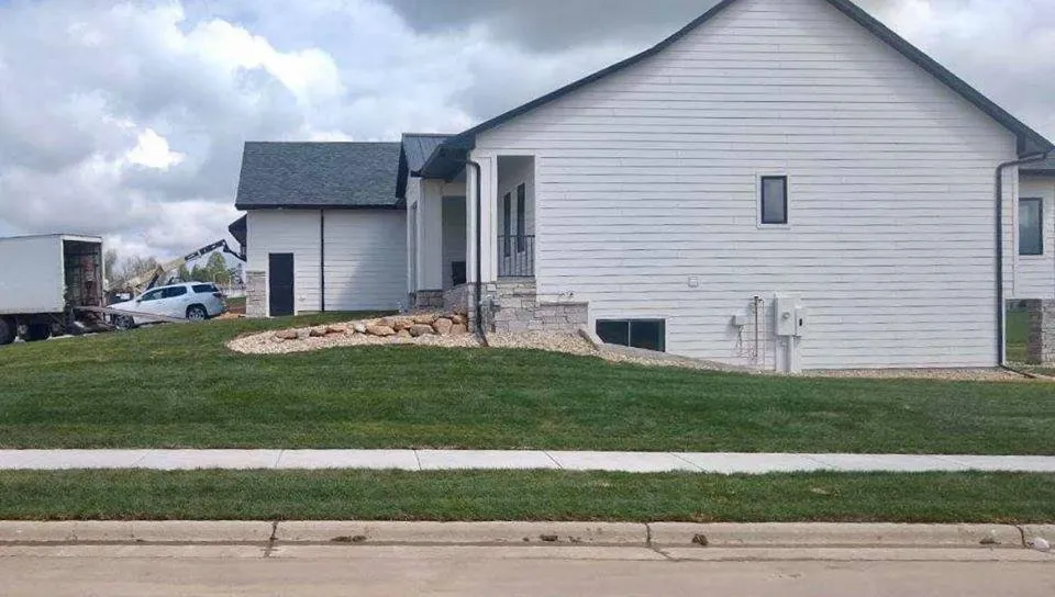 Custom landscape installation in Wakonda, SD by Rapid Creek Sod