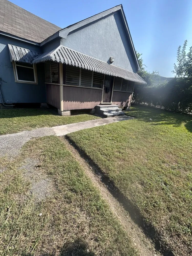 Custom garden landscaping in Houston, TX by Raptor Landscaping