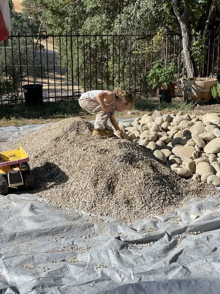 Custom landscape installation in Grass Valley, CA by Rare Earth Landscape Materials