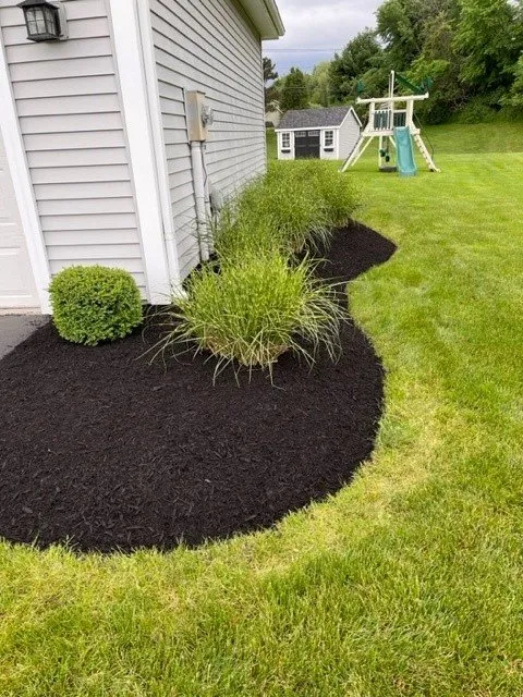 Professional lawn mowing service in Penfield, NY - Raspante Enterprise