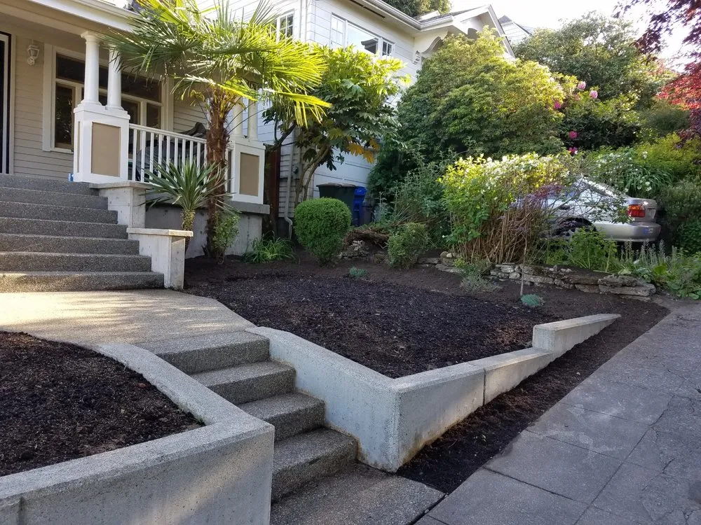 Top-rated yard cleanup service for year-round maintenance across Kent, WA - Raul Barrientos Landscaping and Handy