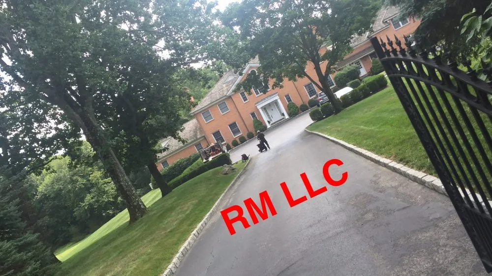 Professional garden landscaping in Port Chester, NY by Raul Martinez Landscaping