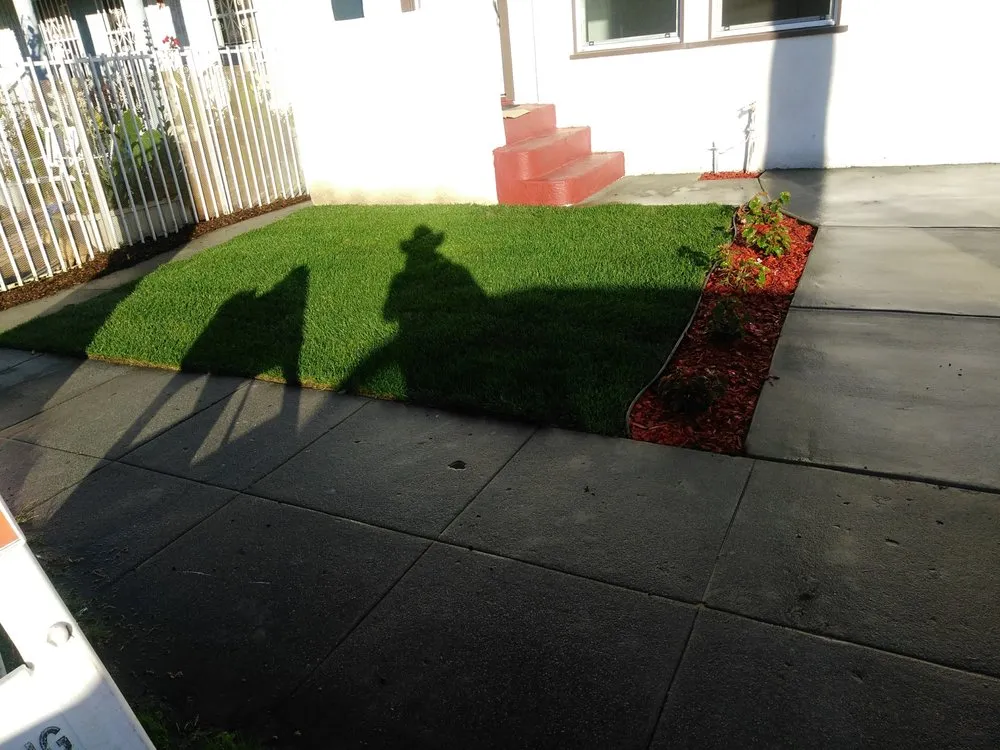 Professional lawn care service experts serving Inglewood, CA - Raul Ramirez Landscaping