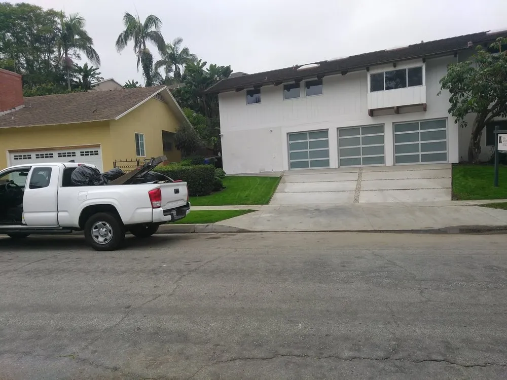 Reliable yard maintenance for year-round maintenance across Inglewood, CA - Raul Ramirez Landscaping
