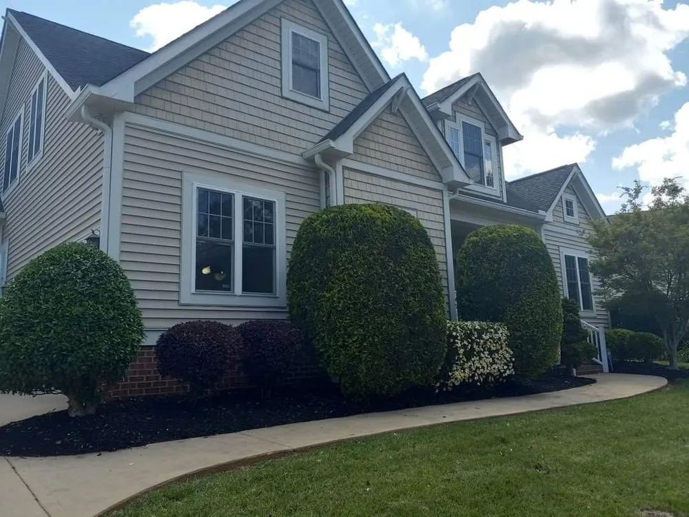 Affordable residential landscaping experts serving Easley, SC - Raul's Landscape