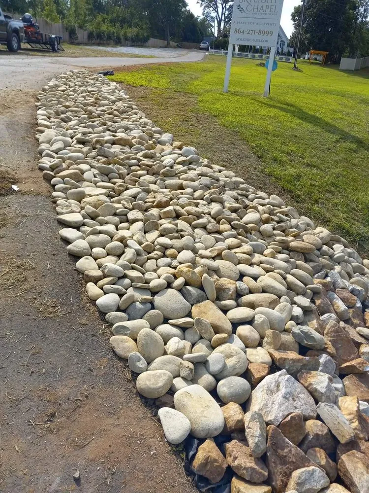 Affordable residential landscaping in Easley, SC - Raul's Landscape