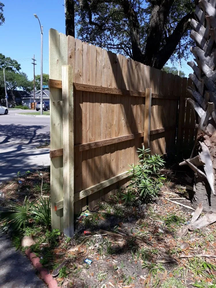 Custom residential landscaping in Metairie, LA by Raul's Mobile Lawn Care and Landscaping