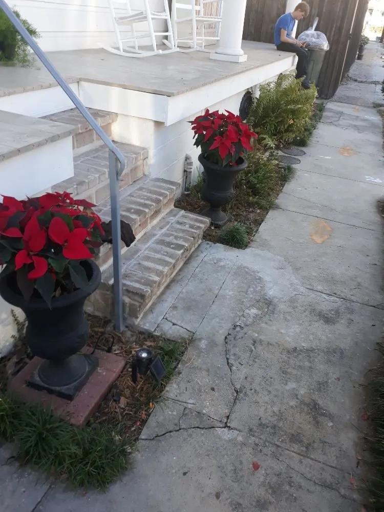 Affordable yard cleanup service in Metairie, LA by Raul's Mobile Lawn Care and Landscaping